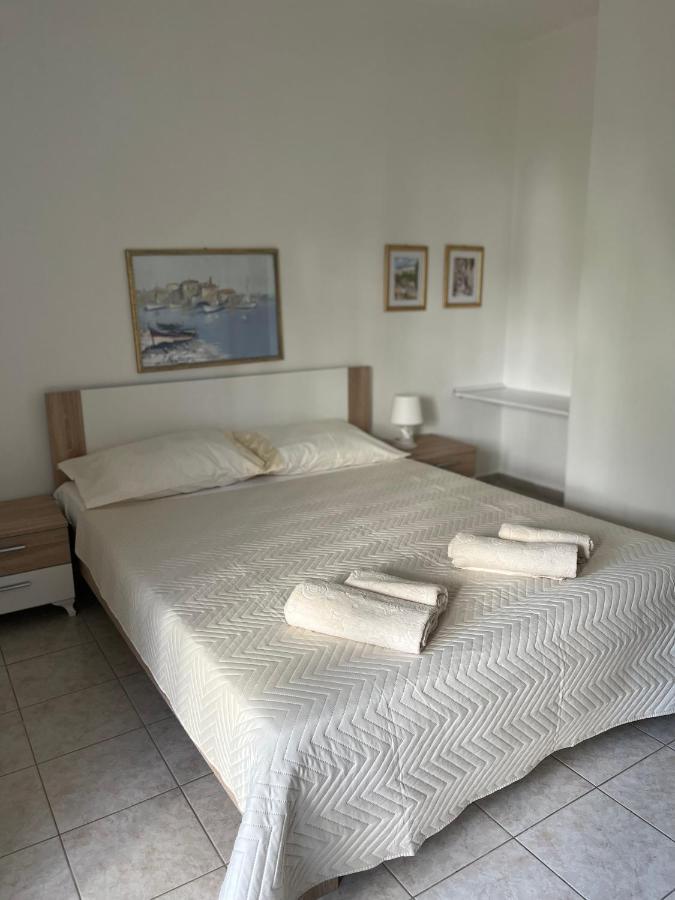 Apartments And Rooms Markovski Palit Екстериор снимка